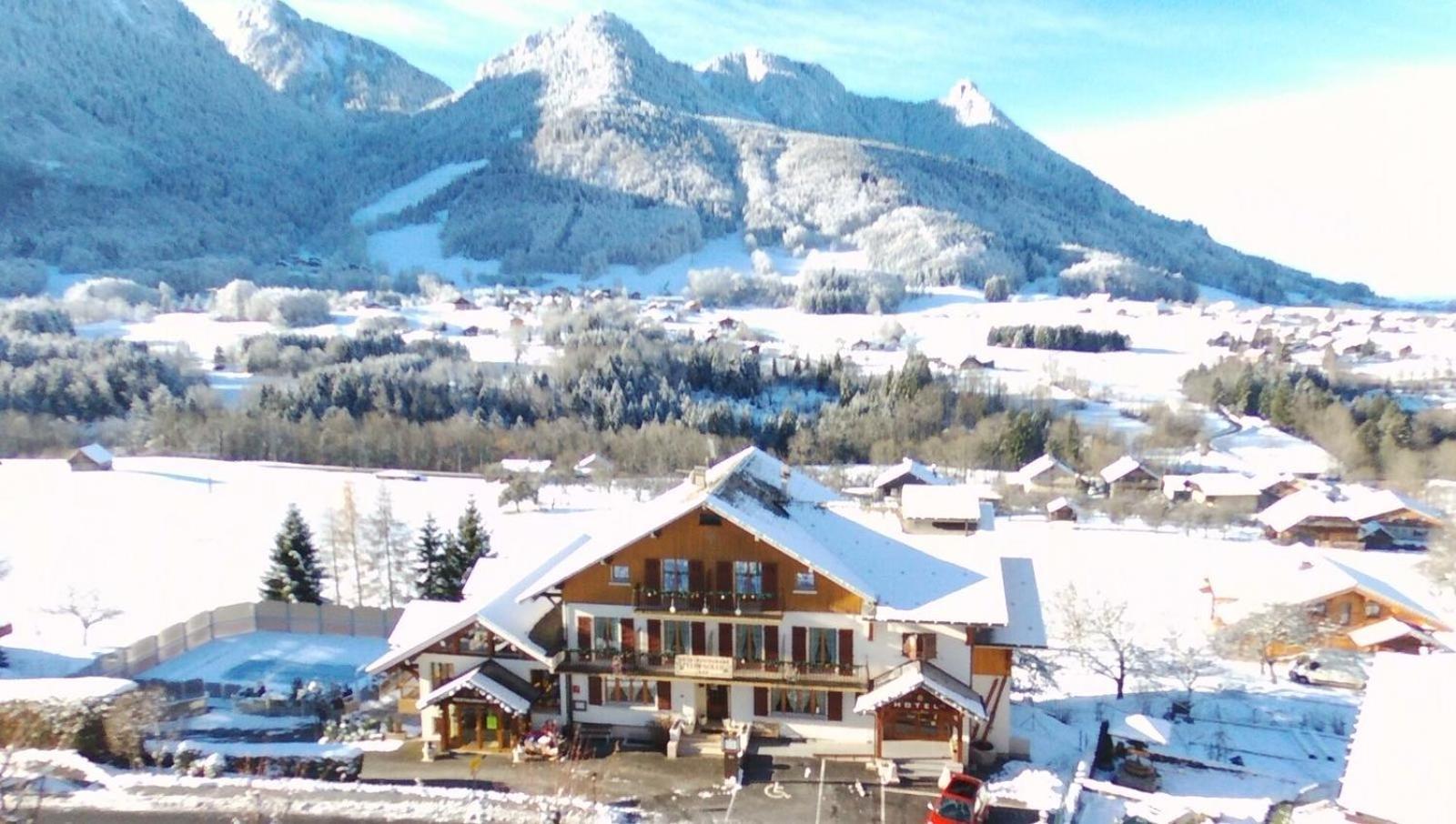 Hotel Plein Soleil Vacheresse Esterno foto
