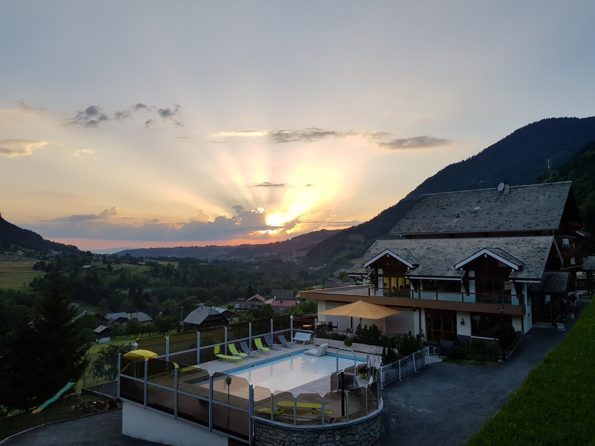 Hotel Plein Soleil Vacheresse Esterno foto